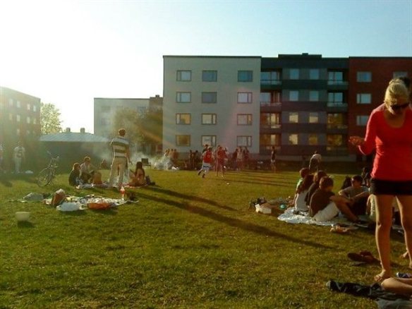 656128_2011571940657_sbig