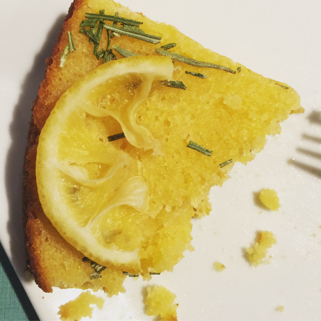 Citronkakan med rosmarin och polenta